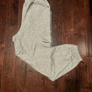 Women Cargo Joggers light gray. Good Condition.